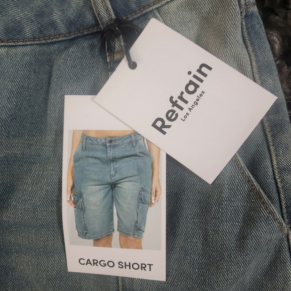 Women's Refrain Blue Cargo Luxe Denim Shorts Sz 13/31
